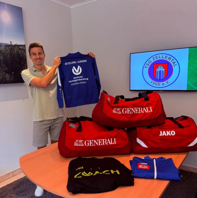 Viel Erfolg und Freude mit den neuen Trainingsanzügen für die E- und F Jugend der @tsg_zellertal „Gemeinsam erfolgreich – im Sport wie im Leben. 
Danke für die Unterstützung von @generali_deutschland @dvag.de und @jako_ag
